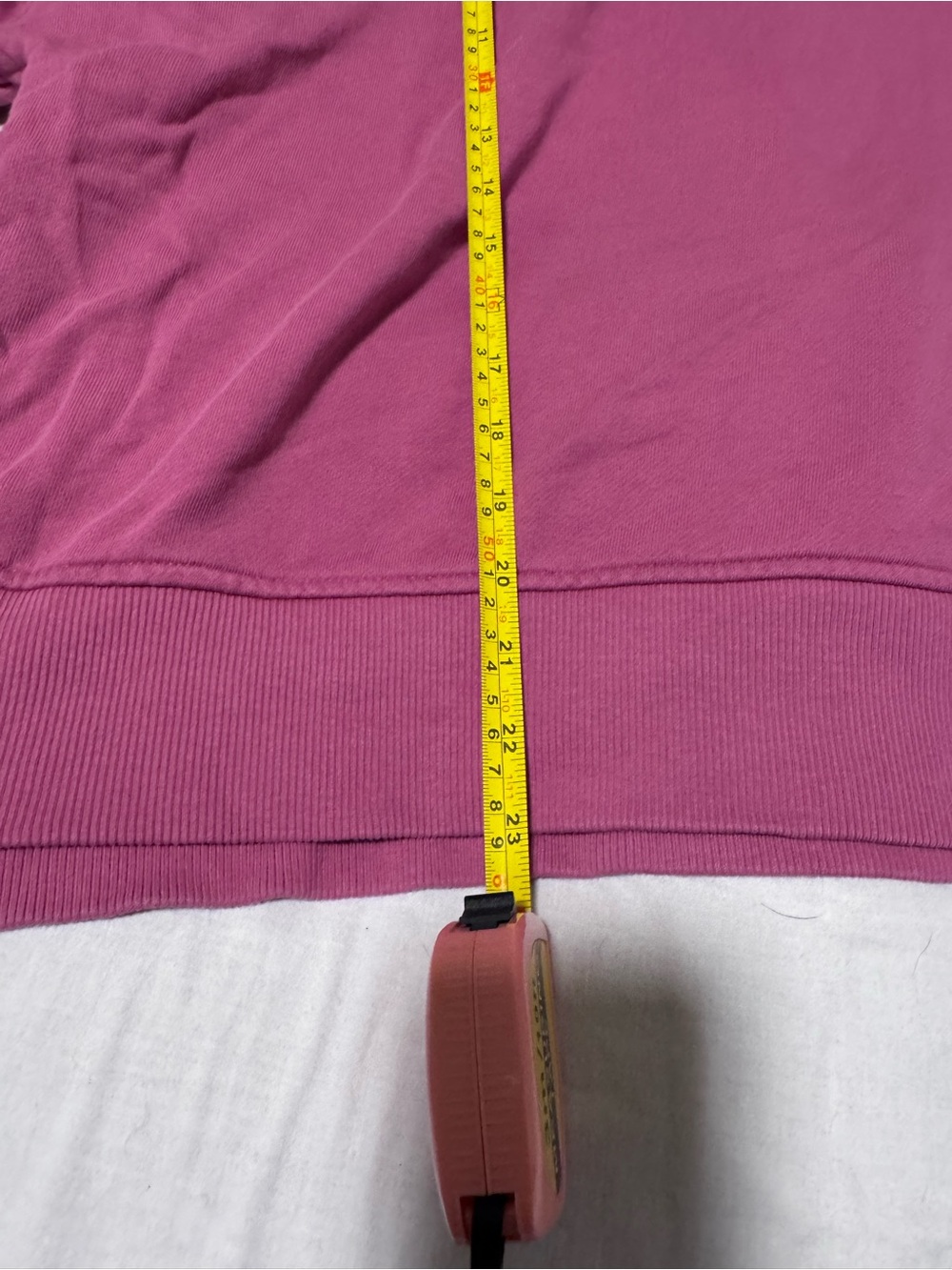 Carhartt Loose Fit Hoodie in Berry Pink with Logo Cozy Sweatshirt  Pullover SZ L - Picture 8 of 9
